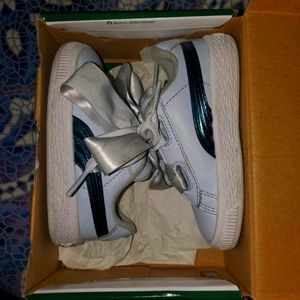 Puma Basket heart shimmer size 7